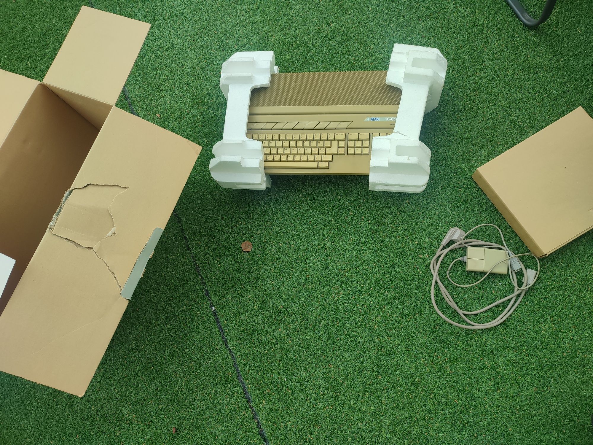 Atari STF 1040 w Boxie z myszką zestaw