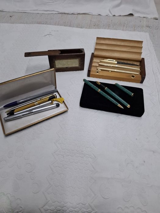 Conjunto de canetas antigas