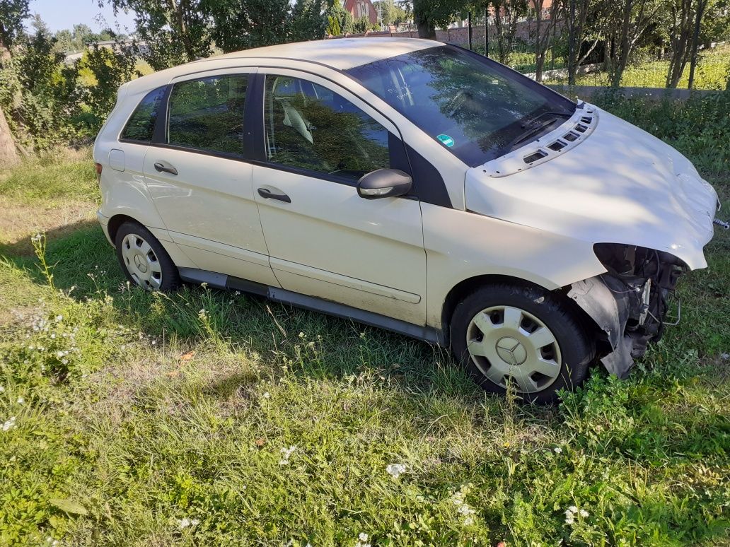 Sprzedam Mercedesa B 180 Automat