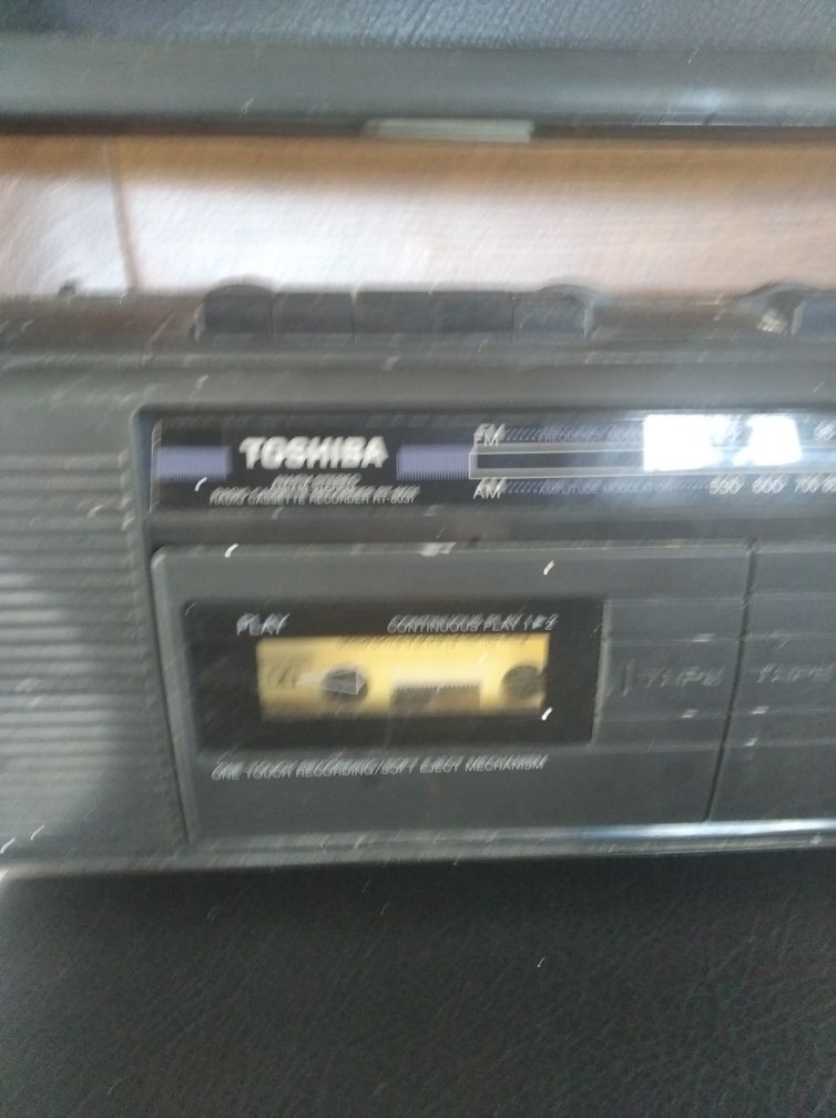 Radiomagnetofon Jamnik Toshiba PRL.