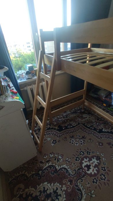 Двоярусне ліжко односпальне