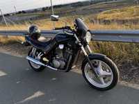 Suzuki VX800 jak Bandit Intruder