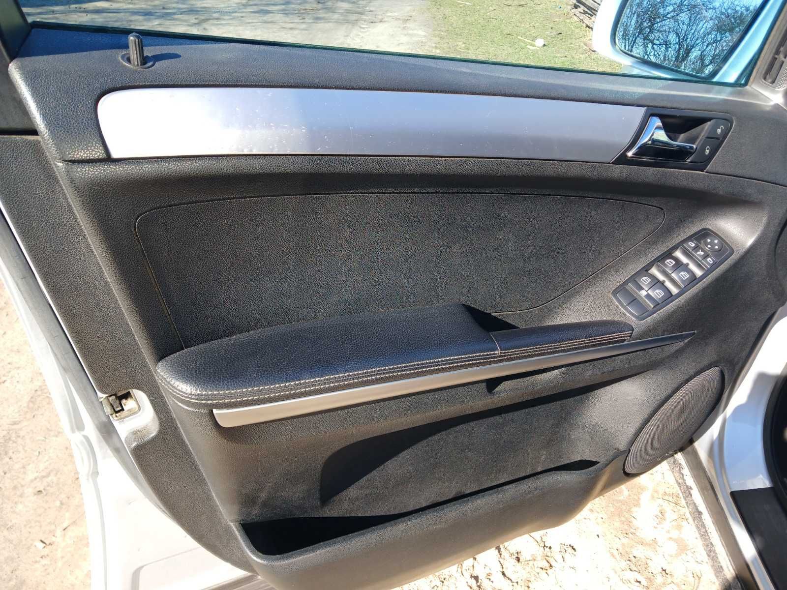 Мерседес ML-320. 2007року