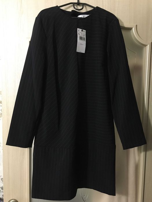 Сукня MANGO XS S довгий рукав офіційна ділова смужка синя чорна плаття