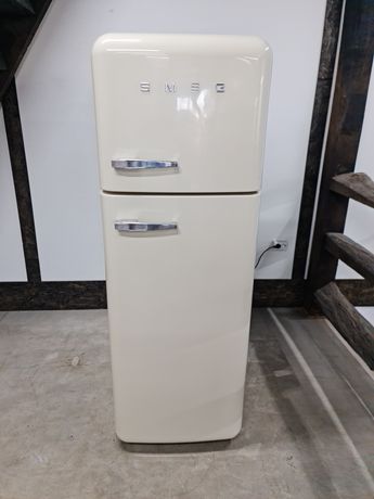 Кремовий холодильник SMEG Fab30rcr3