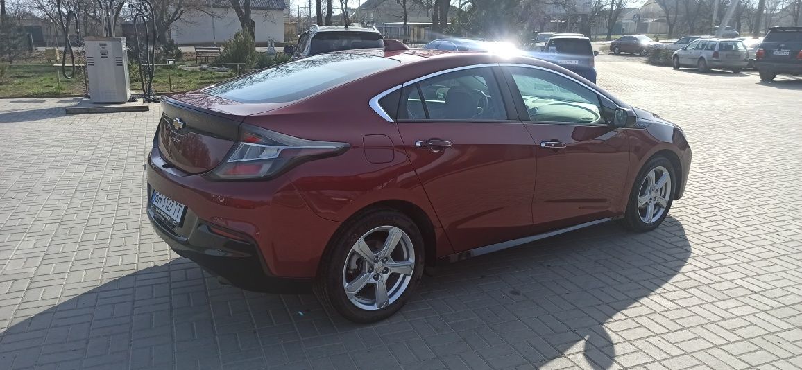 Шевроле вольт 2.  2016 год Chevrolet volt 2 Обмен..