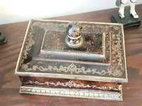 Caixa decorativa Resina com tampa Quase Nova