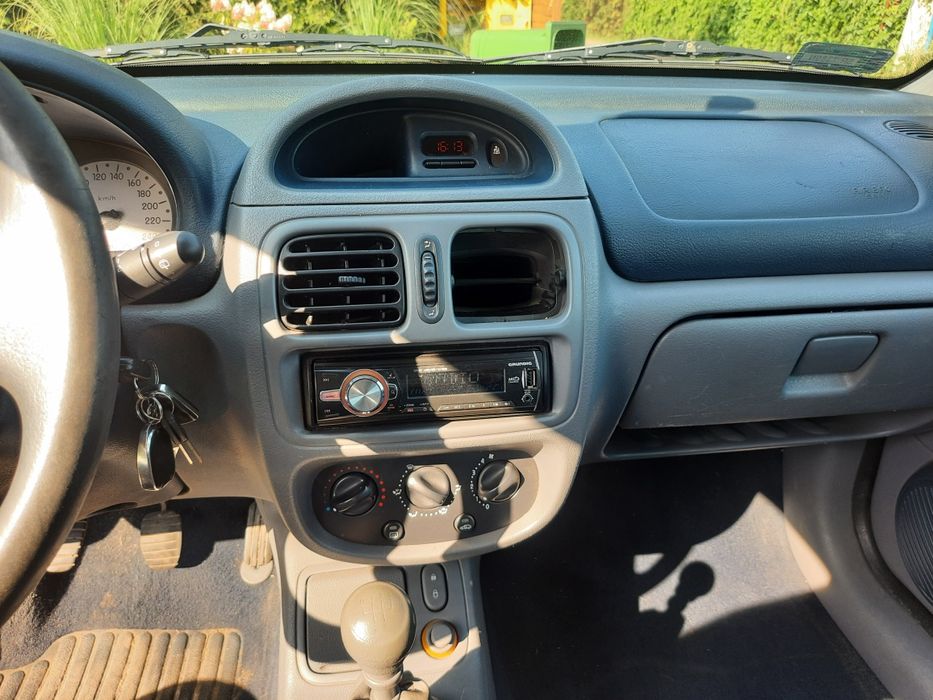 Renault Clio 1.2 2001r