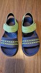 Sandały/buty basenowe 33