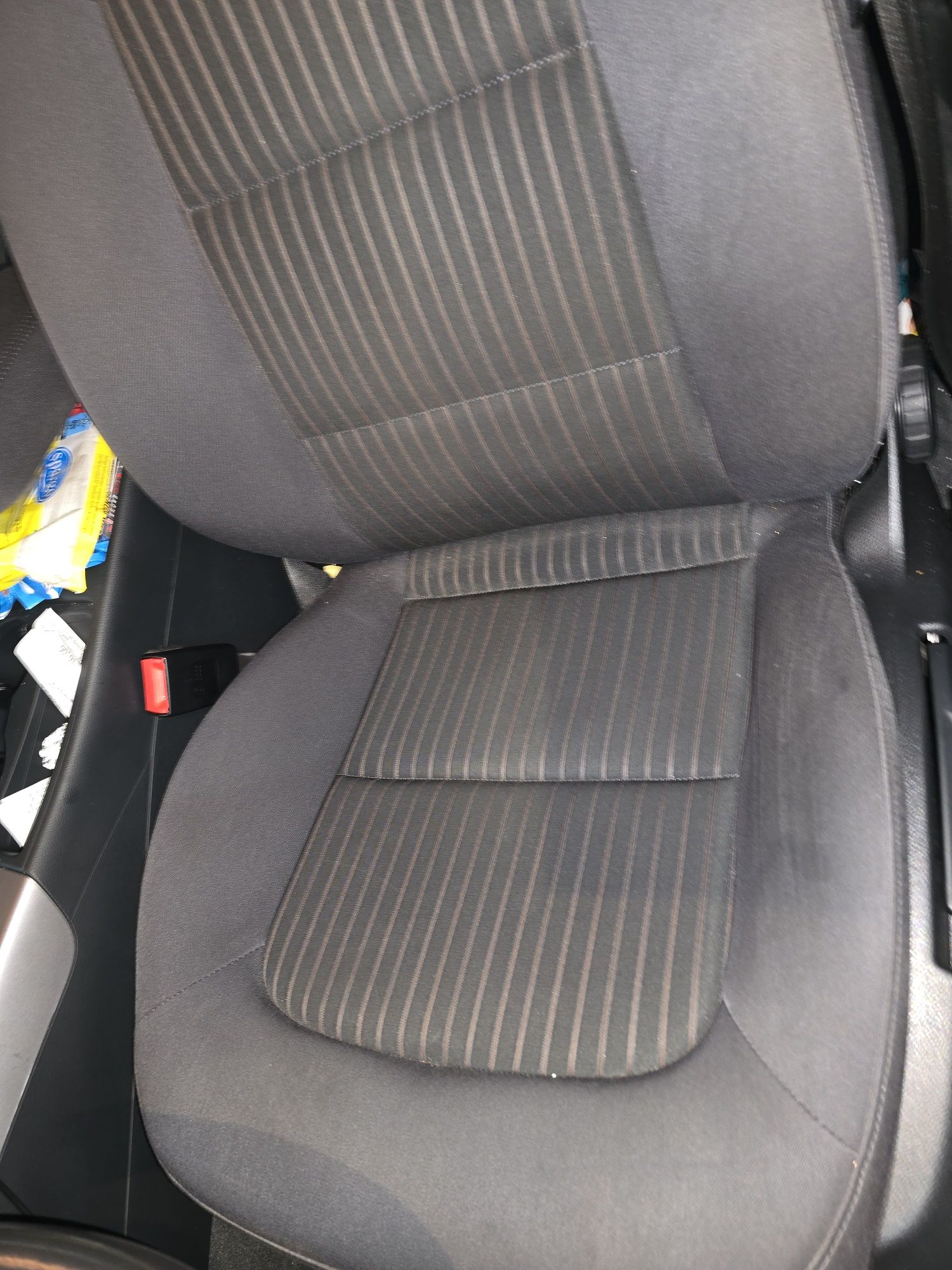 Fotele kanapy materiał Audi B8 lift combi 14r. Idealny stan