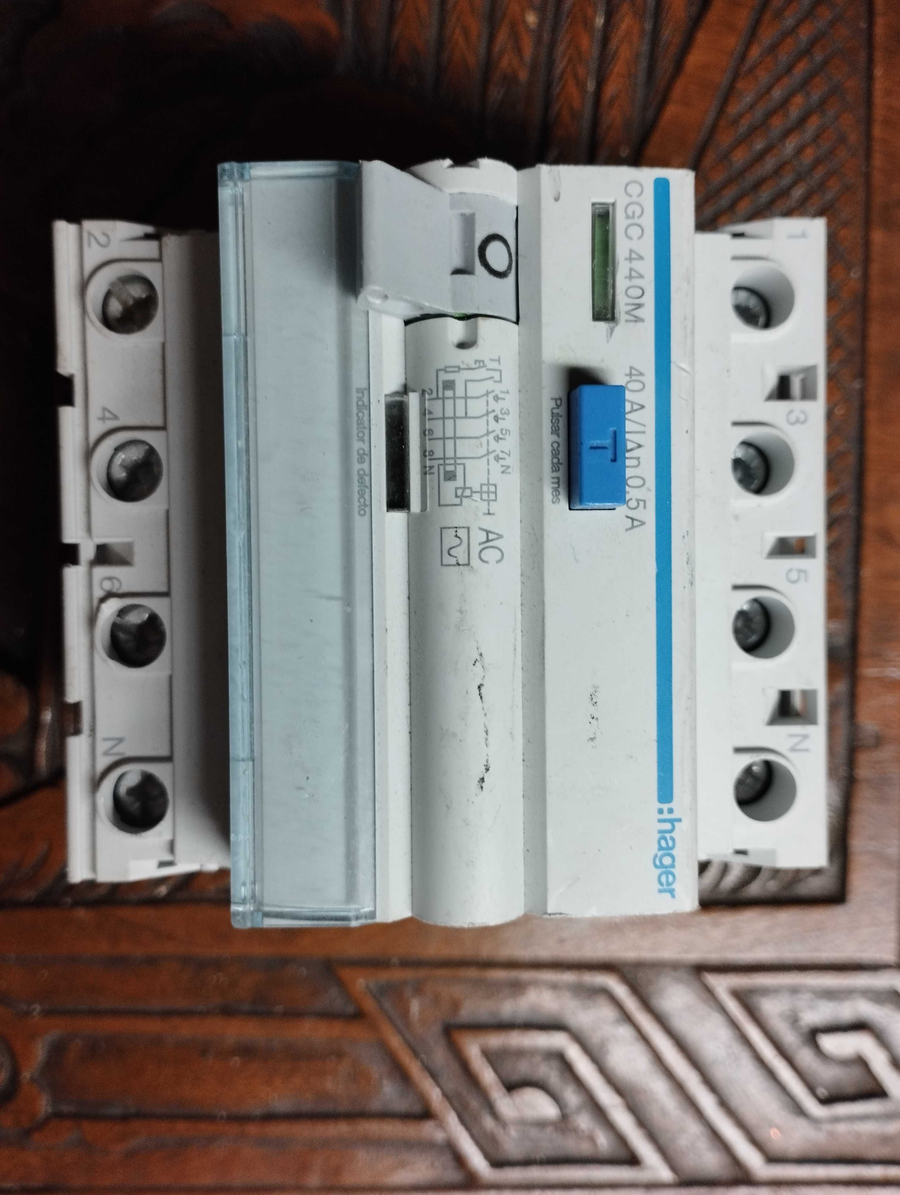 Interruptor diferencial tipo AC, 4P, 40A, 500mA CGC440M