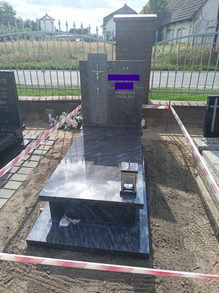 Nagrobki granitowe i Parapety
