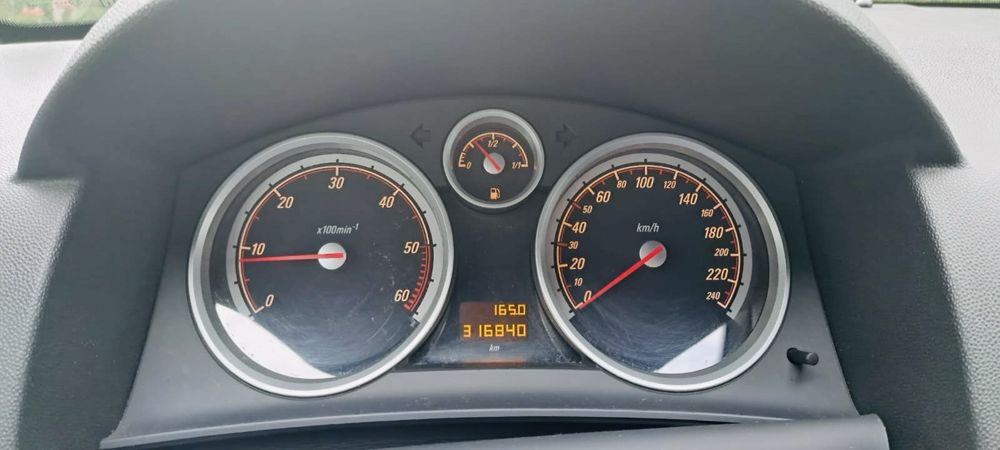 Opel Astra gtc 2008