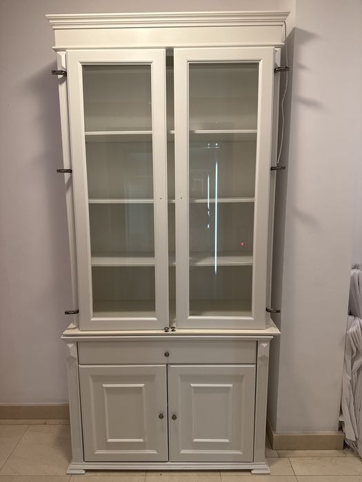 Biala biblioteczka witryna MDF