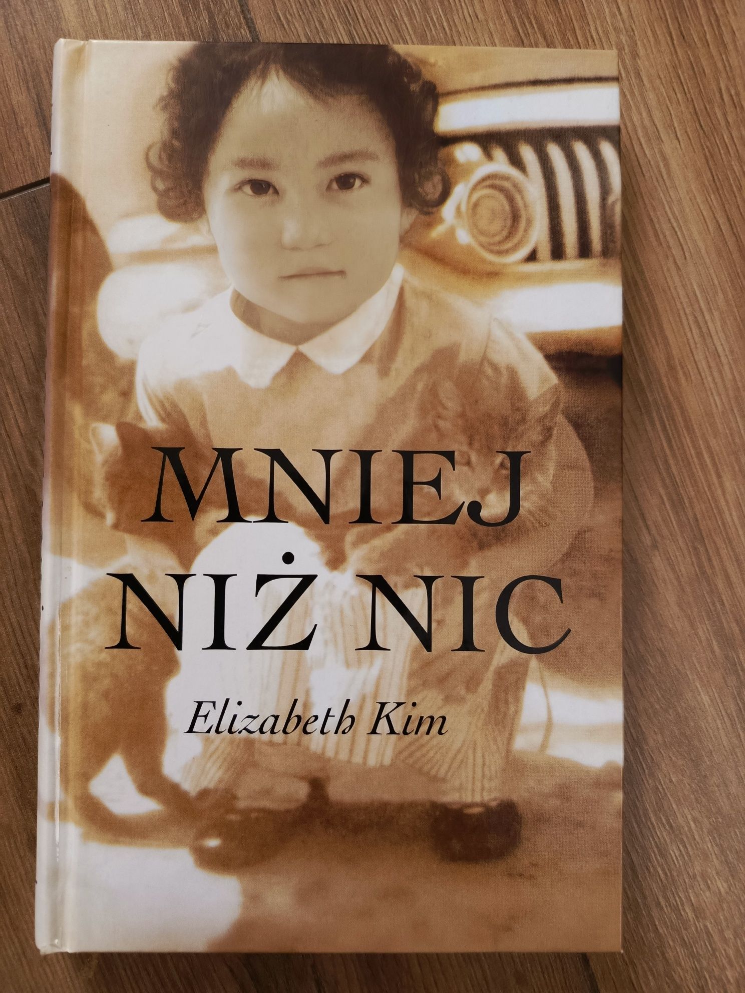 Mniej niż nic Elizabeth Kim