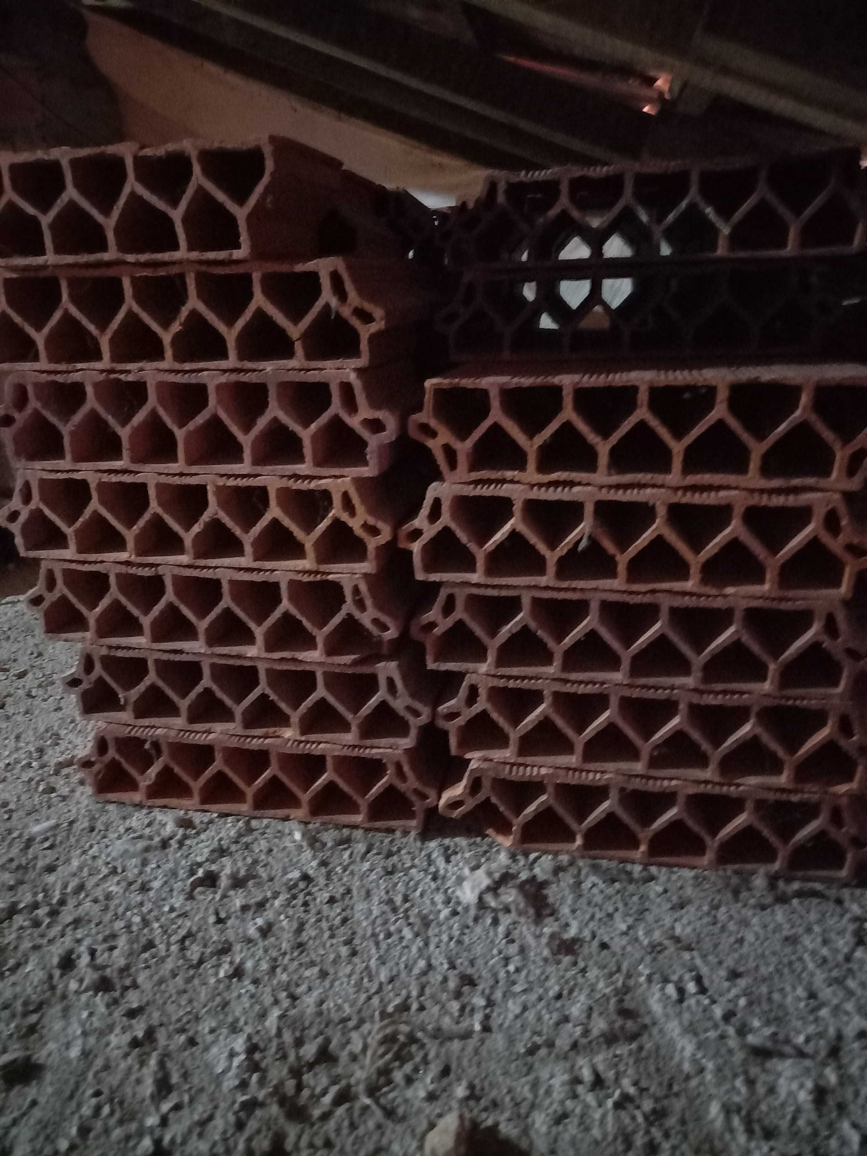 Vendo lote de material de construção pladur,raias,lã de vidro,etc