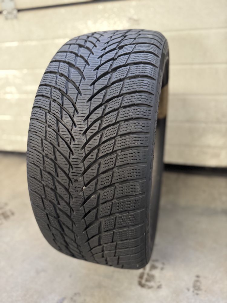 Opona zimowa Nokian 235/40R19 6,7mm dot 4120