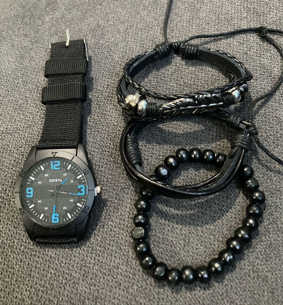 Набір Geneva - чорний чоловічий годинник та 3 браслети