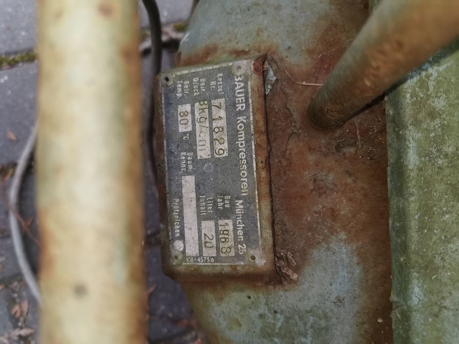 Sprężarka powietrza dwutlokowa 230V