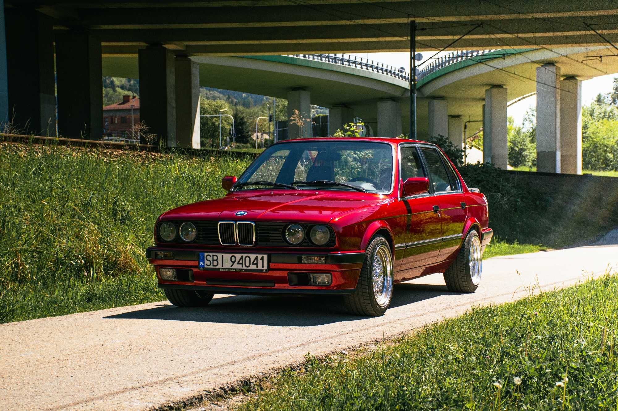 Wynajem BMW E30 do ślubu, teledysku, reklamy lub na sesję zdjęciową