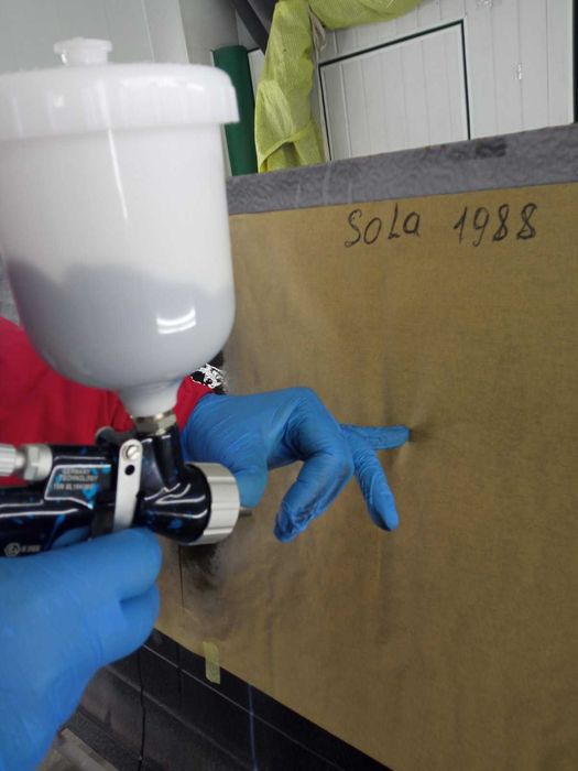 Продам краскопульт SOLA 1988 з дюзою 1.3 мм в кейсі.