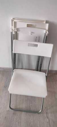Białe krzesła gunde Ikea