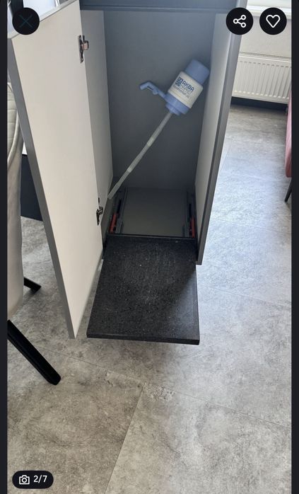 Кавова/чайна тумба зі шкафчиком для бутиля