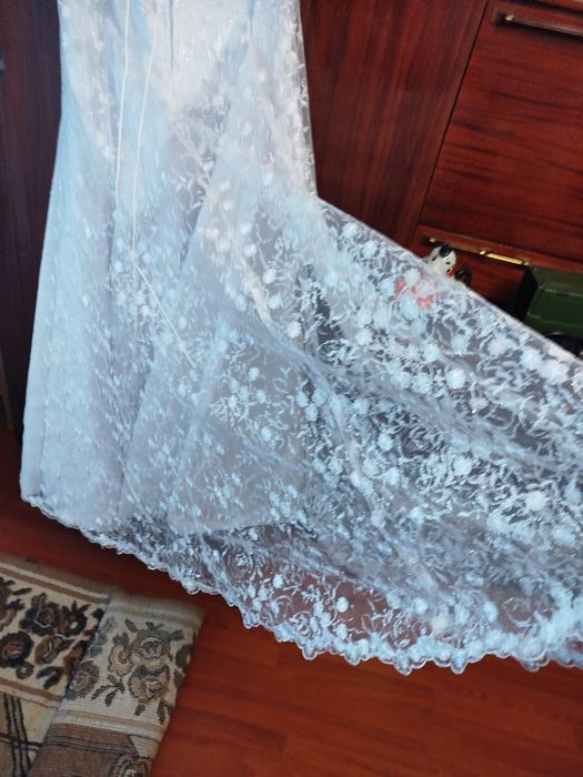 Продаю своє весільне плаття