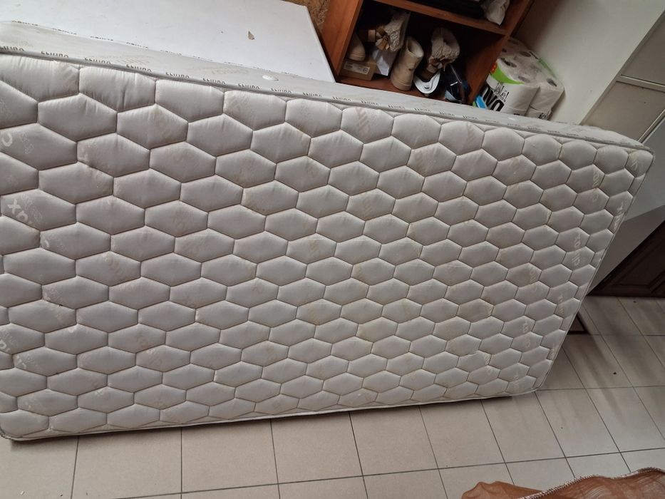Colchão 200x110 como novo
Usado muito poucas vezes 
Entrego em Viseu
