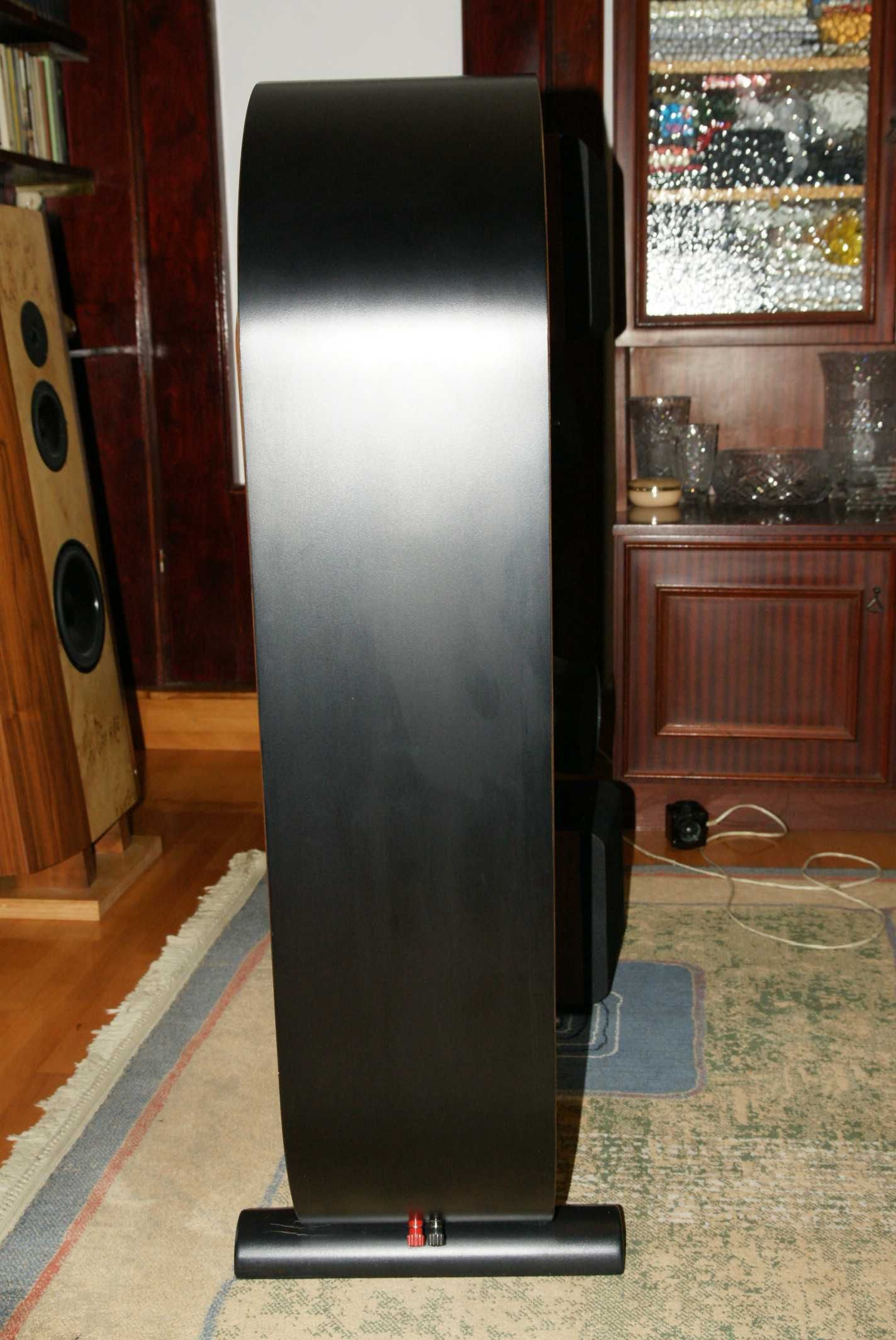Piękne kolumny Synthese 2, linia transmisyjna, 25 Hz w dole, 87 dB
