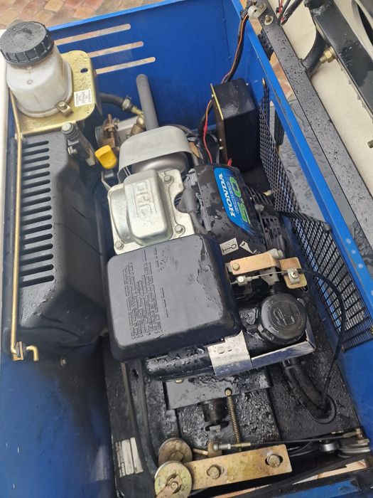 Zamiatarka iseki c 910 silnik honda