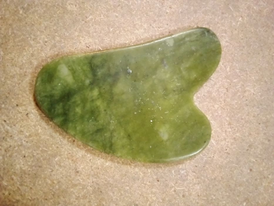 Raspador de Gua Sha Jade Verde - Novo