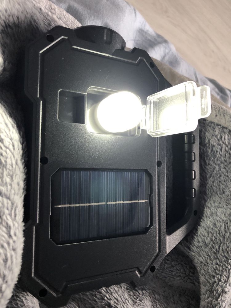 LED ліхтарик з акумулятором