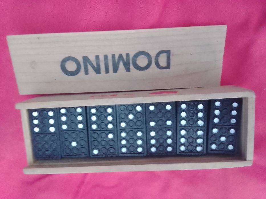 Jogo de dominó excelente estado só 1,50€