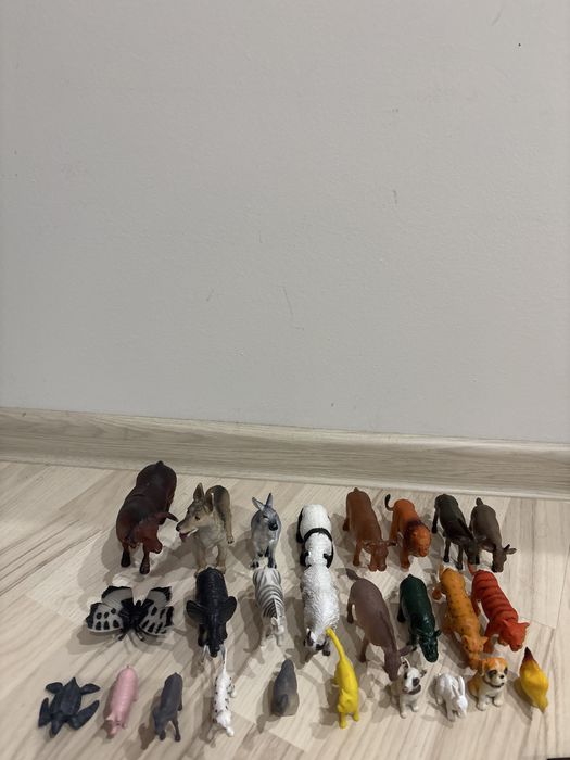 (OKAZJA!!)sprzedam MIX 155 zabawek.