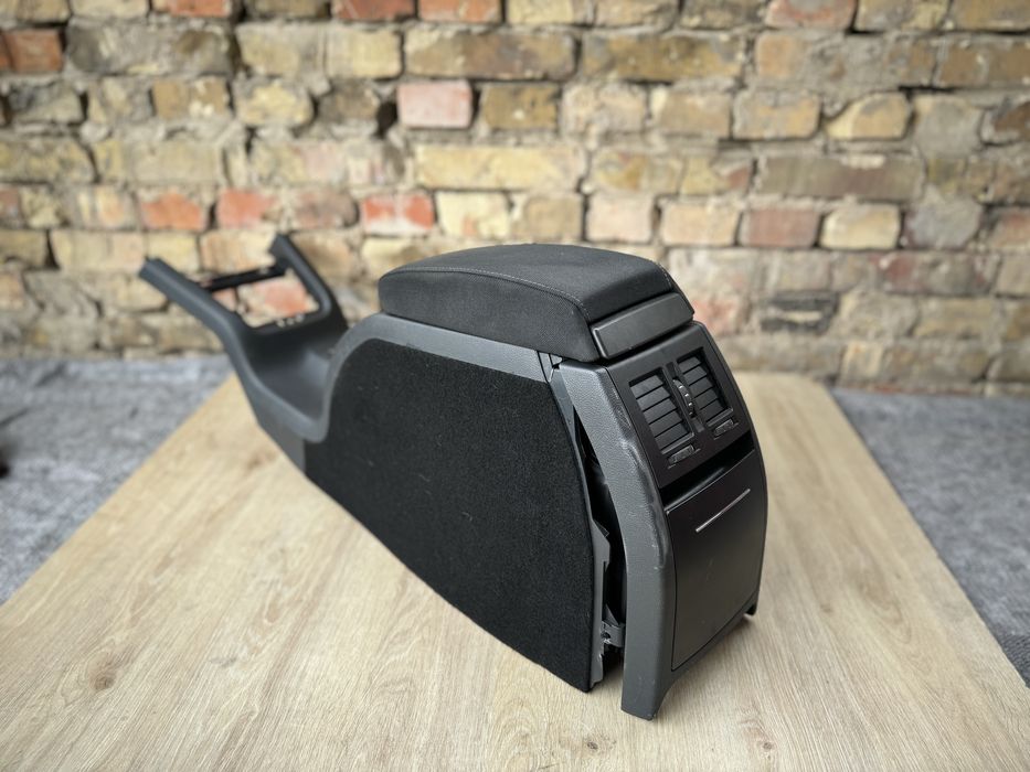 Підлокітник Шкода Октавія А5 Подлокотник Skoda Octavia A5 Консоль