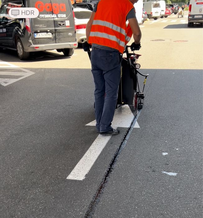 Заливка та герметизация швів та трешин асфальту, ремонт доріг