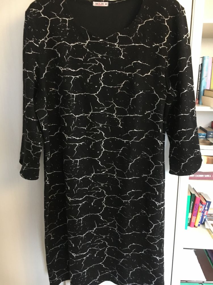 Sukienka czarna -wzor- Maxim rozmiar 42