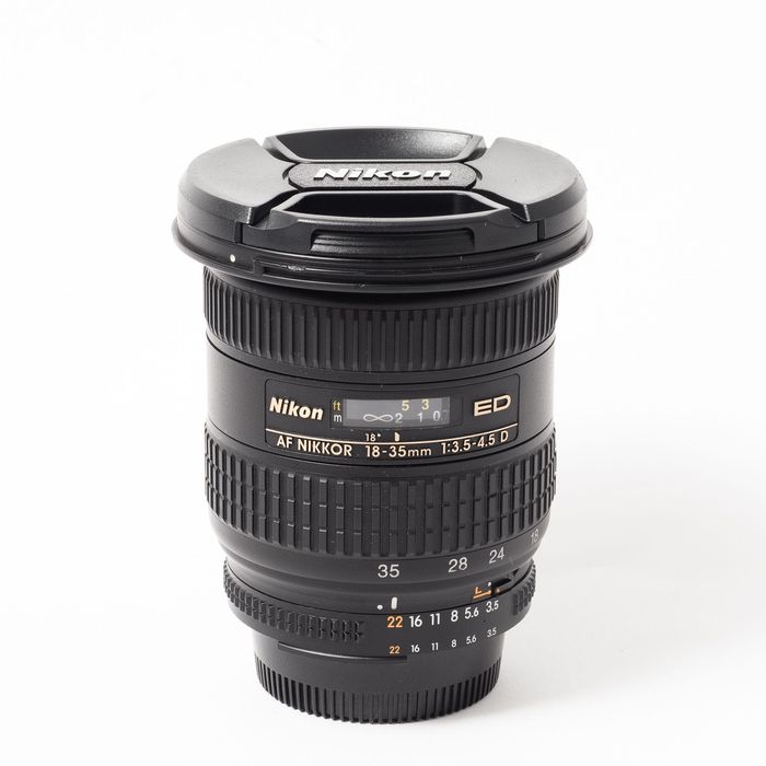 Об'єктив Nikon AF Nikkor 18-35mm f/3.5-4.5D ED
