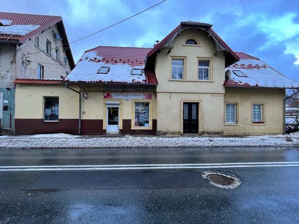 Duży lokal koło sklepu Biedronka