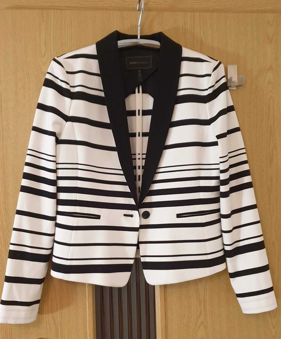 Elegancka marynarka damska BCBG