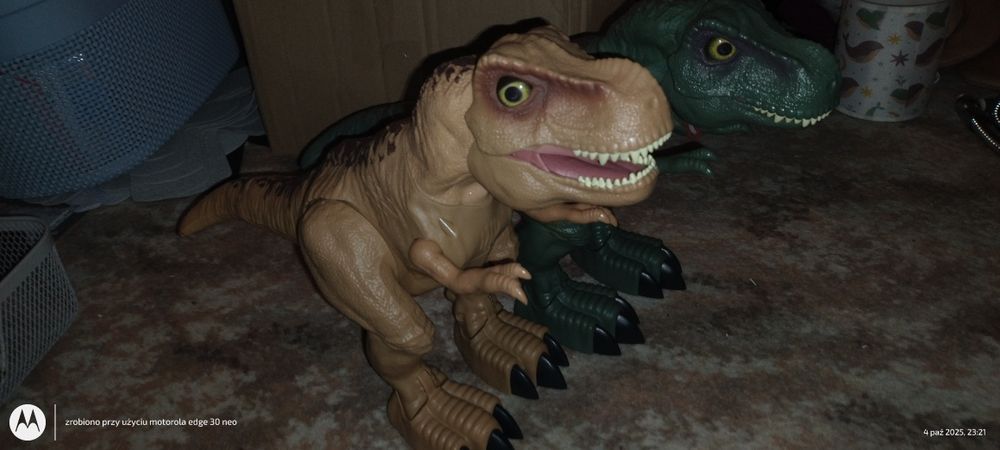 Dwa interaktywne dinozaury