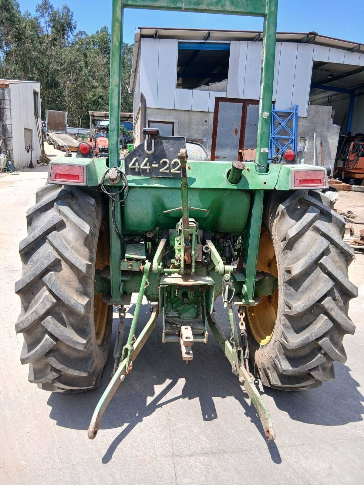 Trator John Deere 1070