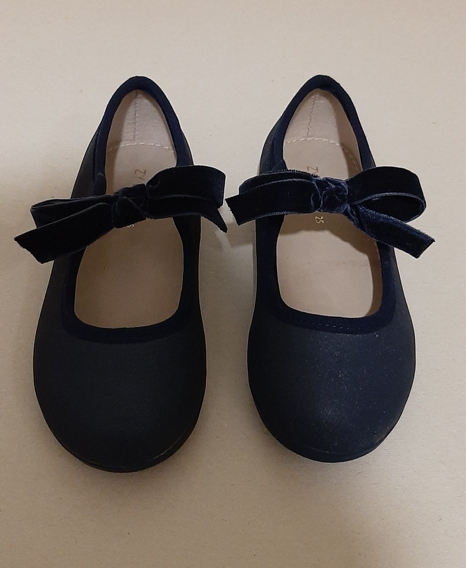 Sabrinas n⁰ 25 - novos - Azul marinho
Zippy Ballerina
Como novas - usa