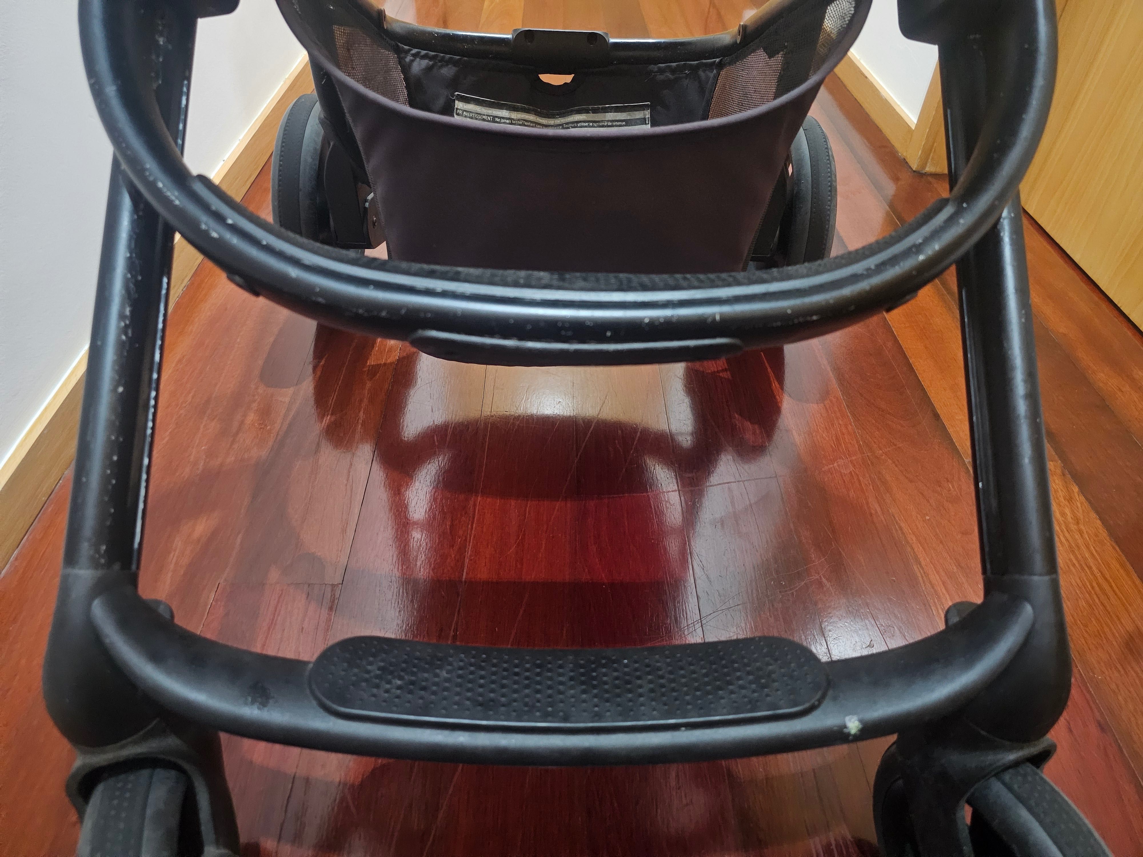 Carrinho da marca Maxi Cosi