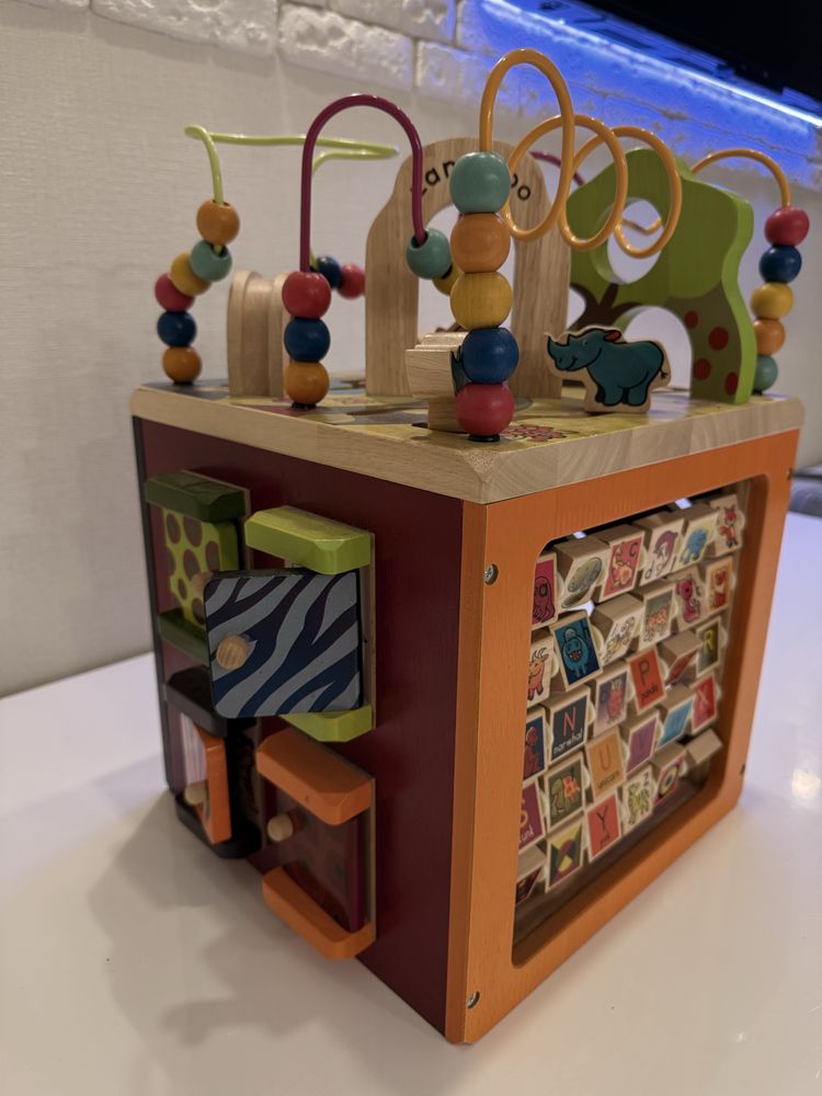 деревянный развивающий куб B. Toys Zany Zoo.