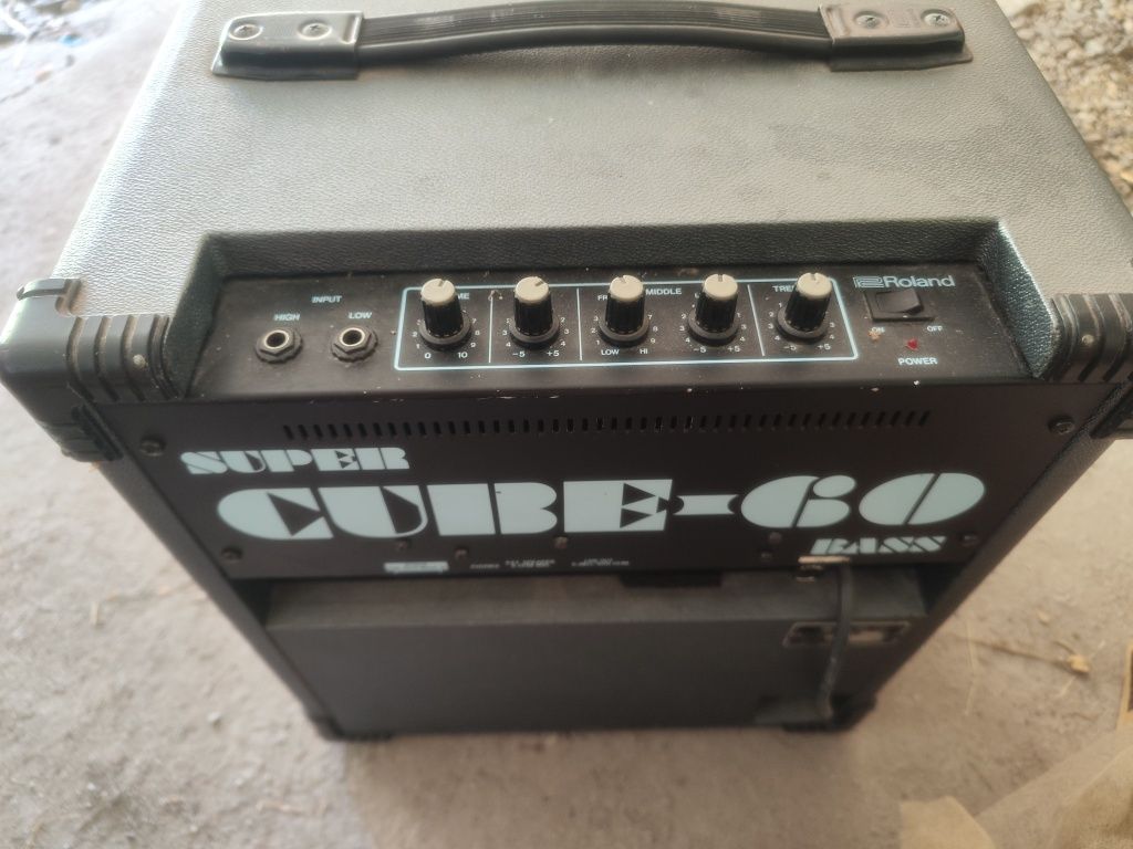 Sprzedam kombi basowe Roland super cube 60