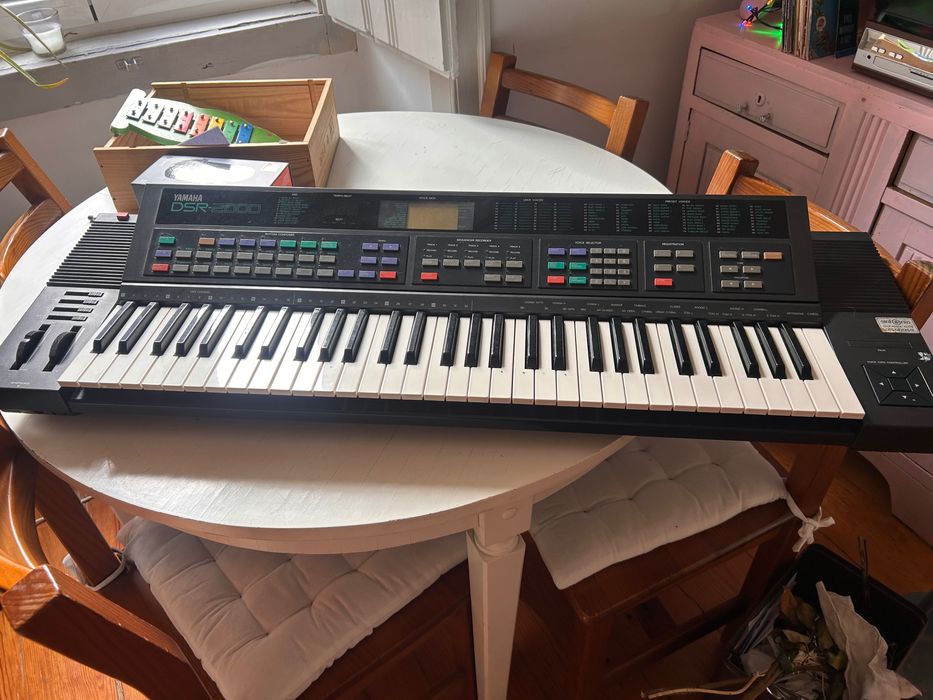 Teclado Yamaha dsr 2000
