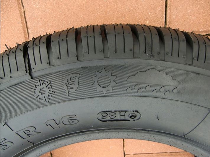 Opony wielosezonowe bieżnikowane całoroczne nowe 4x215/65R16 SUV
