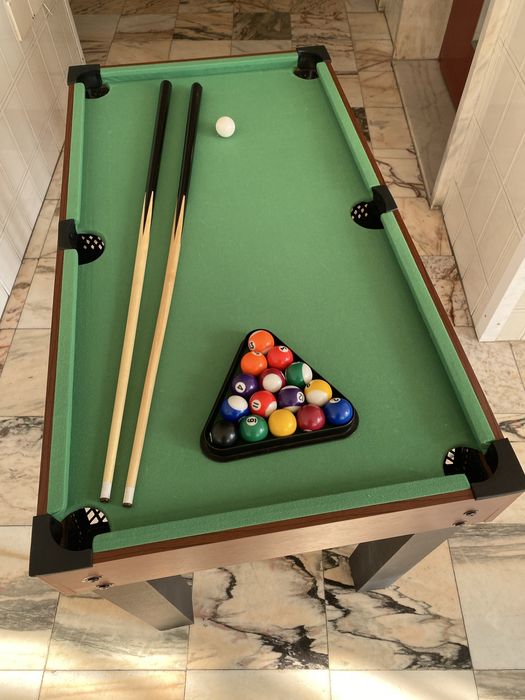 Mesa de jogos com varios jogos